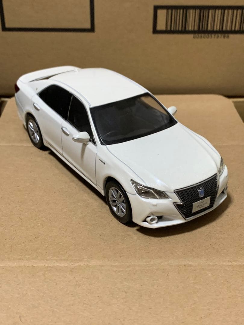 x*a様 クラウンアスリート カラーサンプル