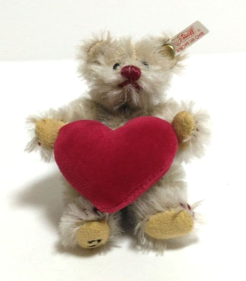 シュタイフカレンダー 2月 ミニテディベア 2001年　限定版 ハートを抱えて