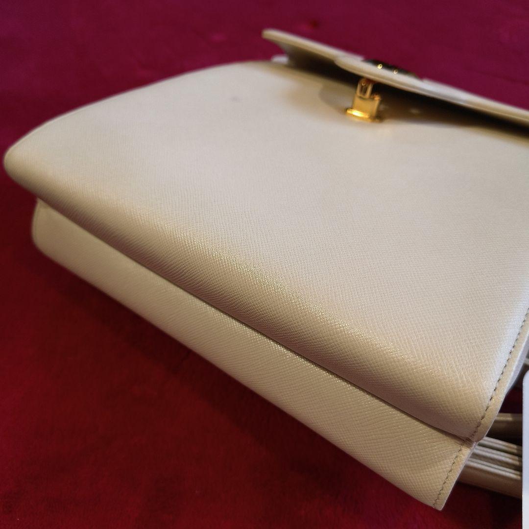 Whiteboo!!様 ジバンシー牛革　日本製　ハンドショルダー