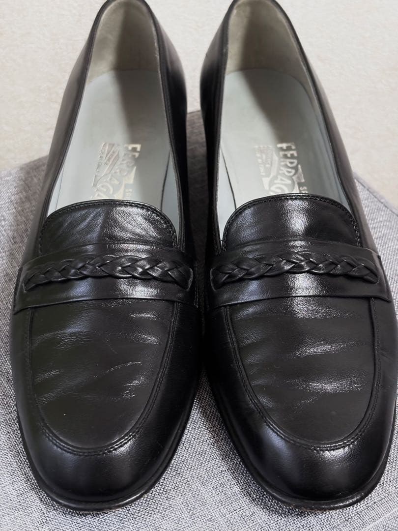 さ*る様 美品　ブラック　ヒールローファー　24.5〜25cm