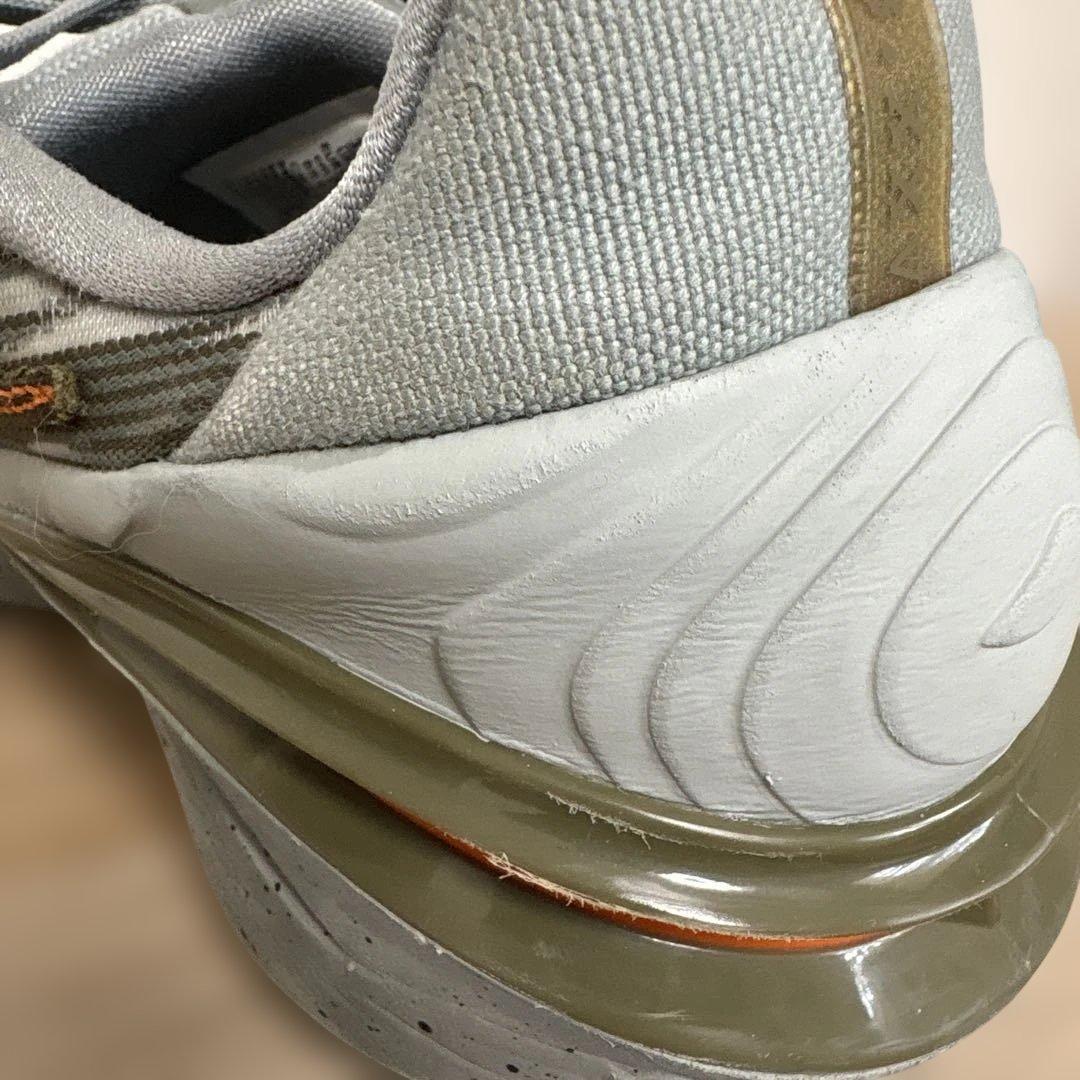 Nike エアズームGT CUT2 Devin Booker 28.5㎝