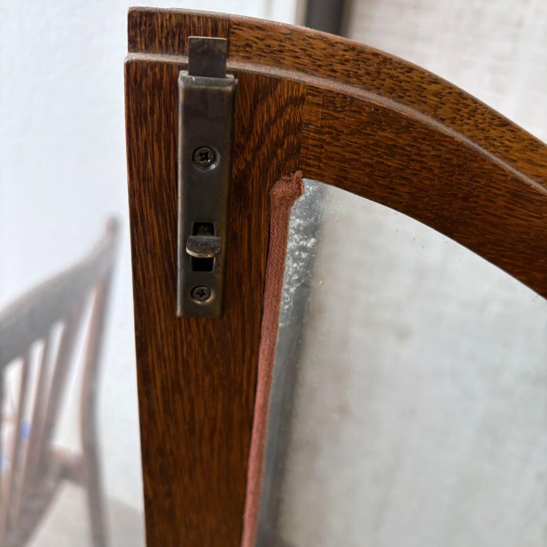 英国アンティーク 大型 木製サイドボード 窓枠風ガラスキャビネット 飾り棚