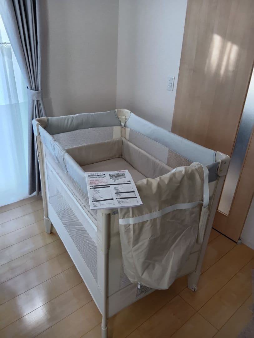 Aprica　ベビーベッド　　　ココネルエアーAB