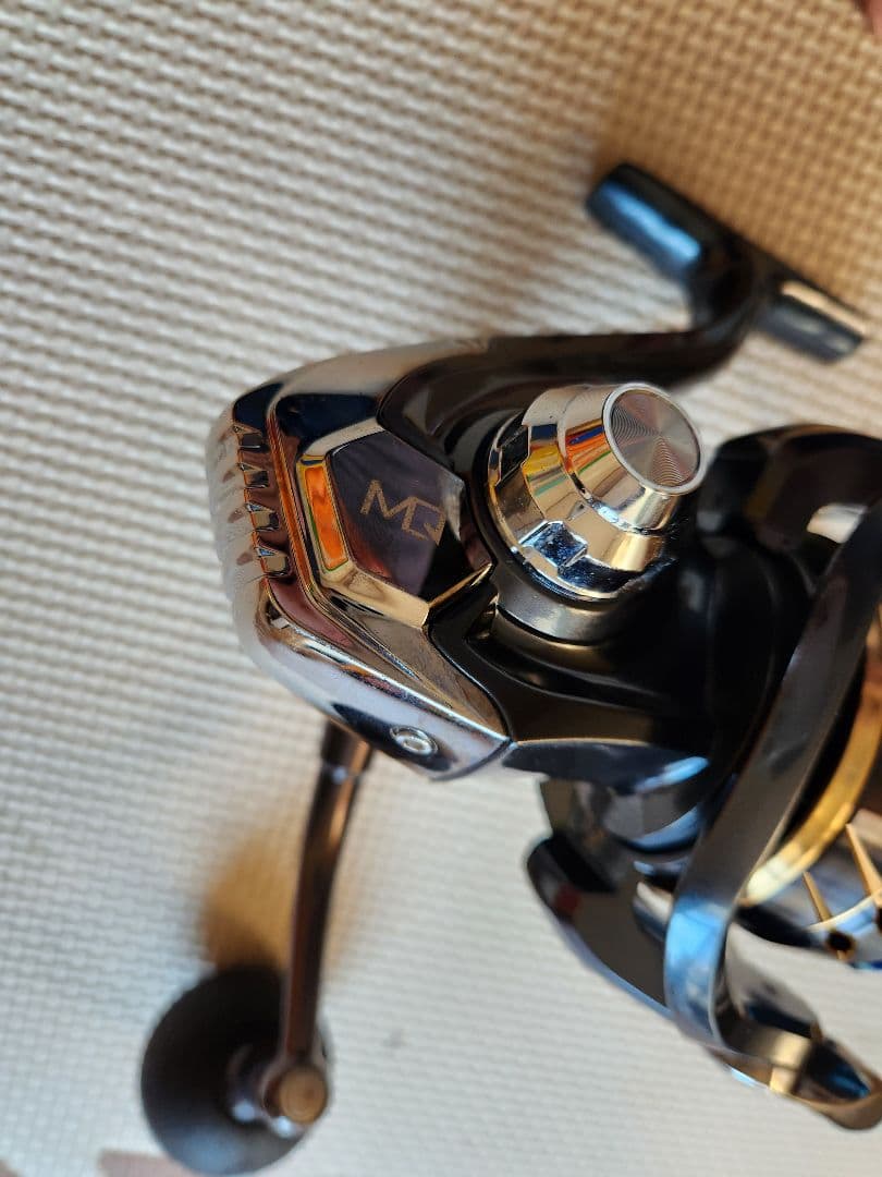 CALDIA SW 8000-H スピニングリール