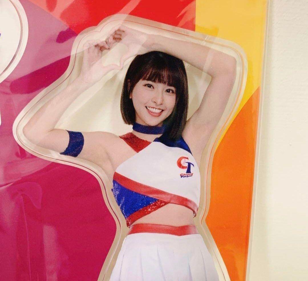 期間限定価格！チュンチュン　台湾　　野球　チアガール