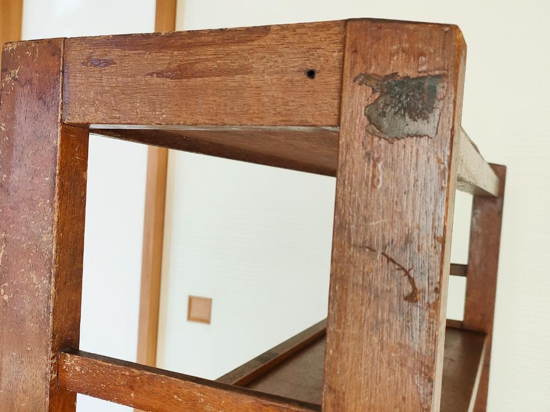 そうすけさんで買った古い木製の本棚