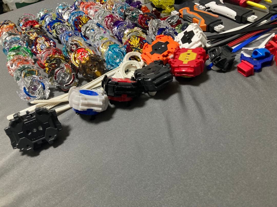 A*a様 ベイブレードバースト まとめ売り 約50個 引退品 ランチャー多数