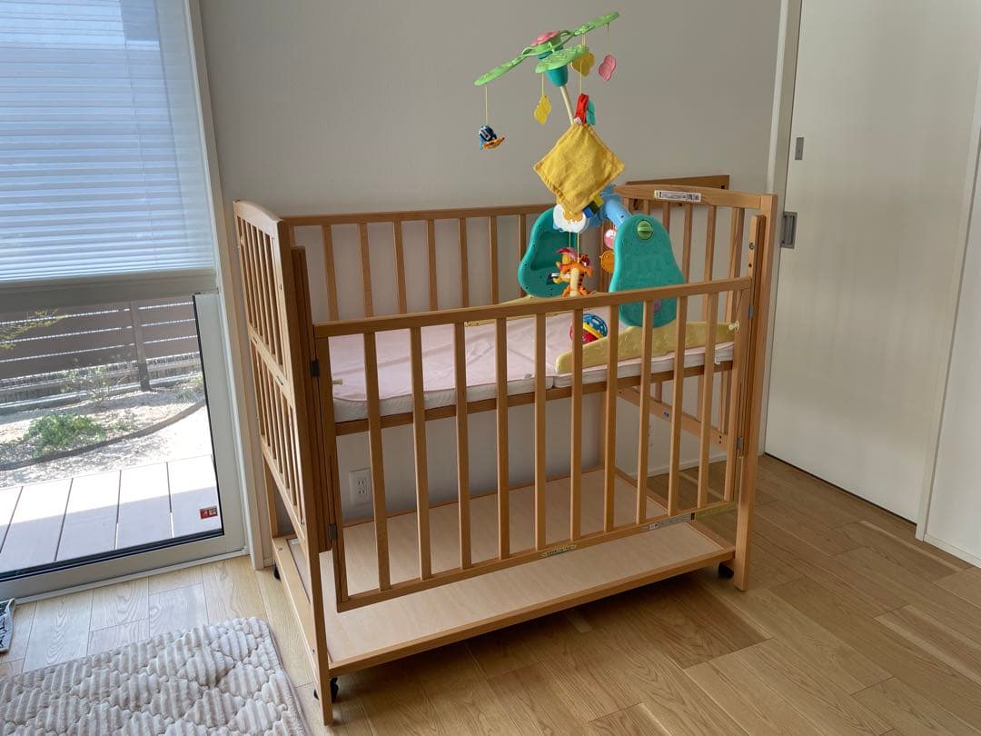 ヤマサキ　ベビーベッド ツーオープン　ハイタイプ