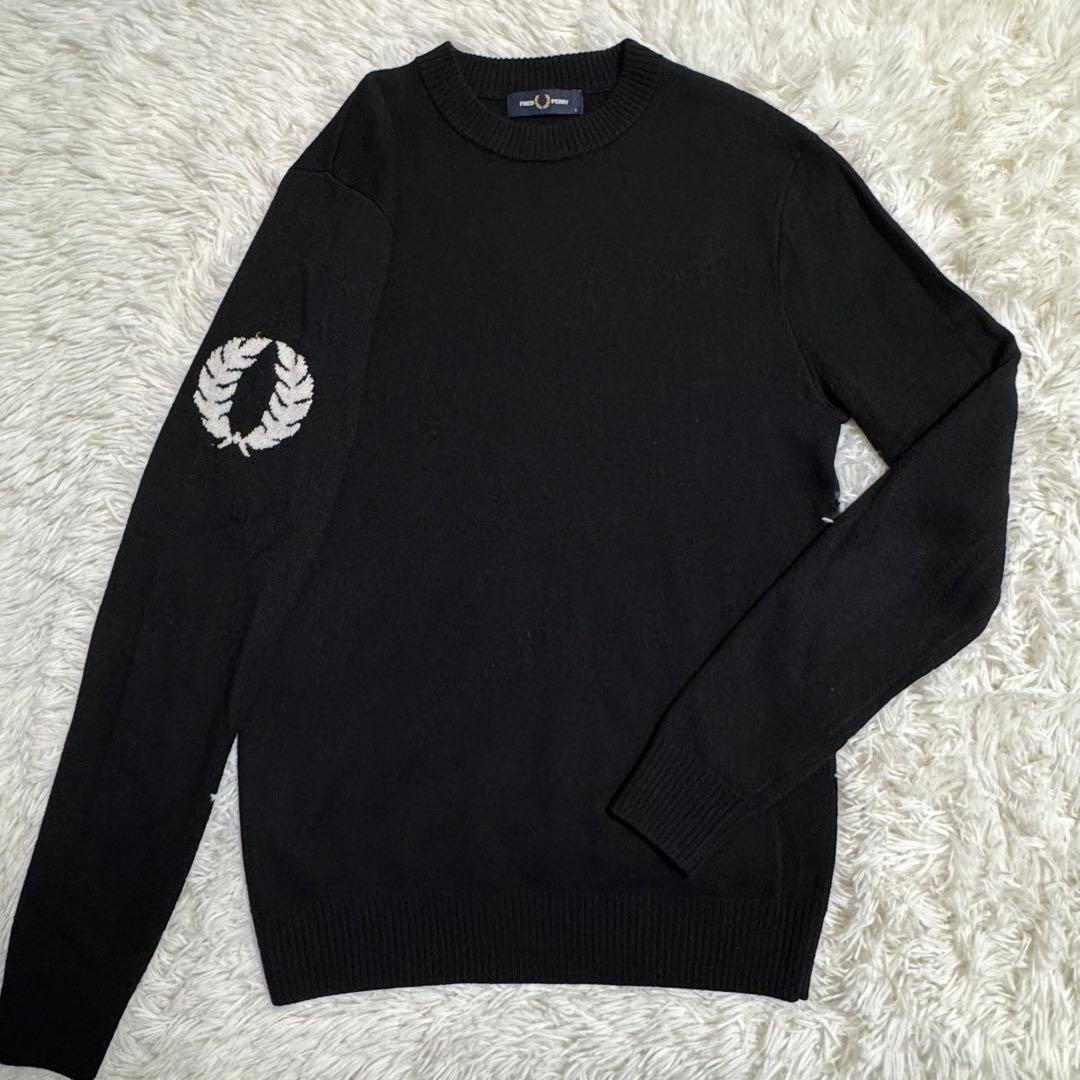【美品】フレッドペリー クルーネックニット ブラック 月桂樹ロゴ Sサイズ
