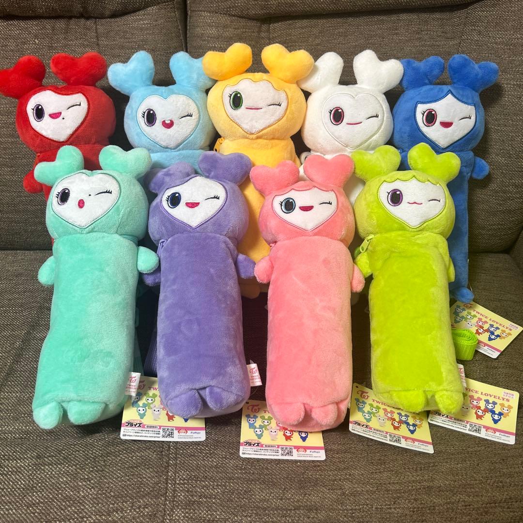 GiGO限定 TWICE LOVELYS のびふにゃポーチ全9種　コンプセット