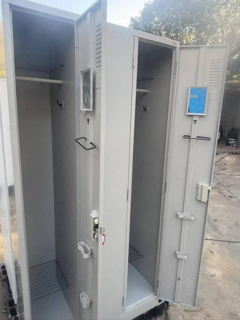 業務用　従業員用ロッカー ホワイト 6人用 鍵付き