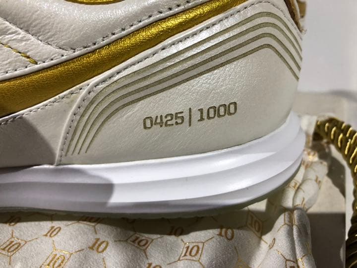 NIKE ナイキ　フットサルシューズ　ロナウジーニョ R10