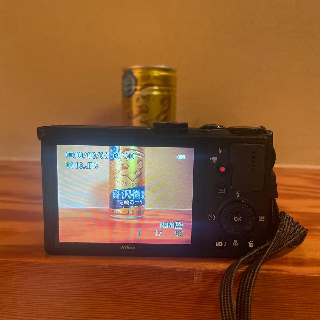 ニコン COOLPIX P330 本体、元箱、付属品あり。 通電・撮影は可能