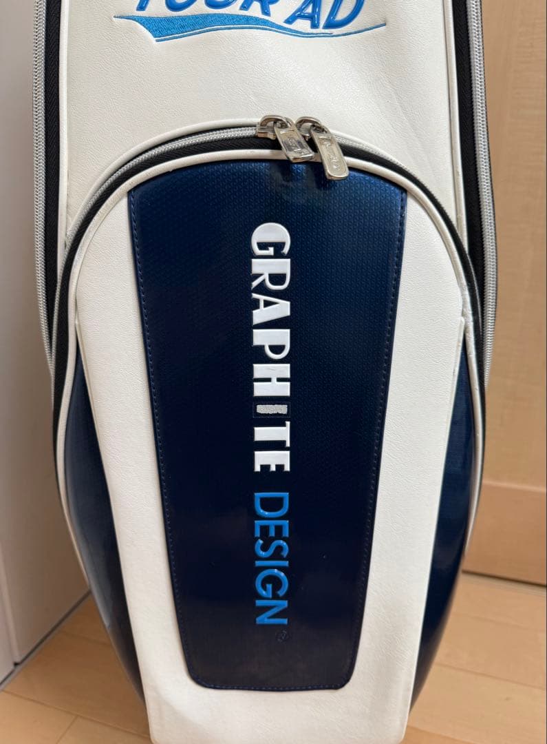 美品★ツアーAD★キャディバッグ★ゴルフ★グラファイトデザイン★ツアーモデル