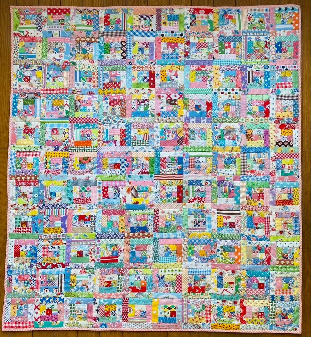 パッチワークキルト　フィードサックのログキャビンキルト