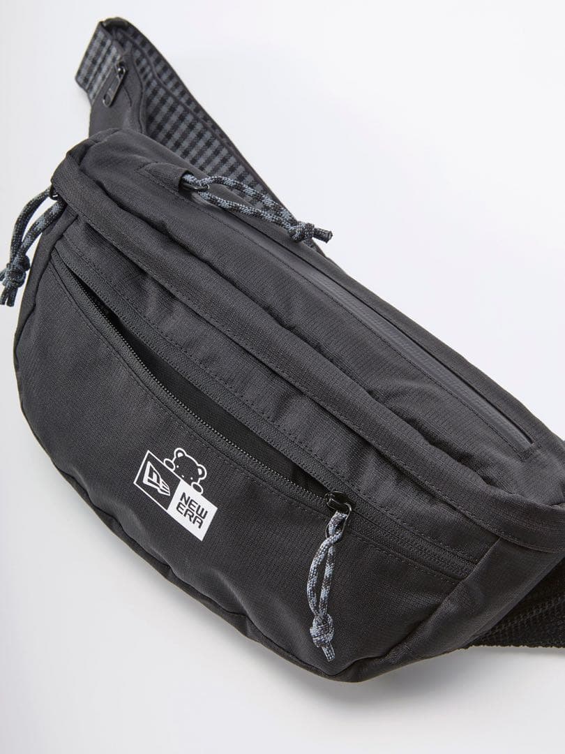 familiar newera ボディバッグ Black