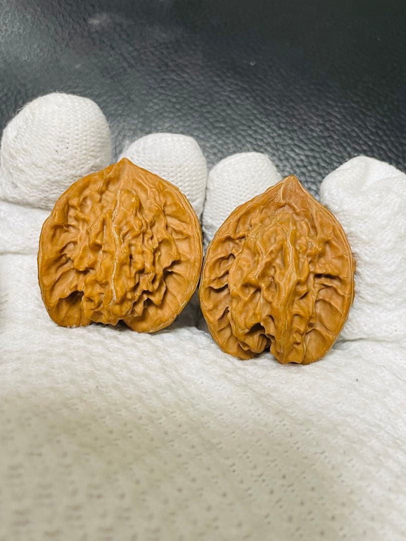 ④文玩核桃 盘山 三棱 (ベンツマーク)文玩袋　セット11,999→11,599