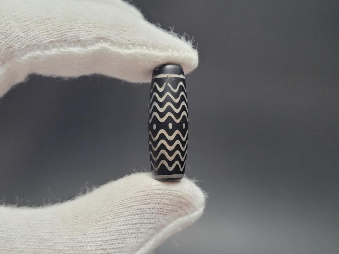 古代 黒瑪瑙 流れ文 ビーズ 玉 装身具 時代物 幅約3cm