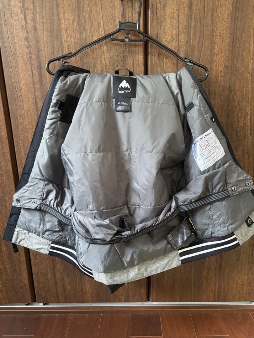 ⭐︎Ｑさん専用⭐︎BURTON 子ども用スノーボードウェア XS（110-119）