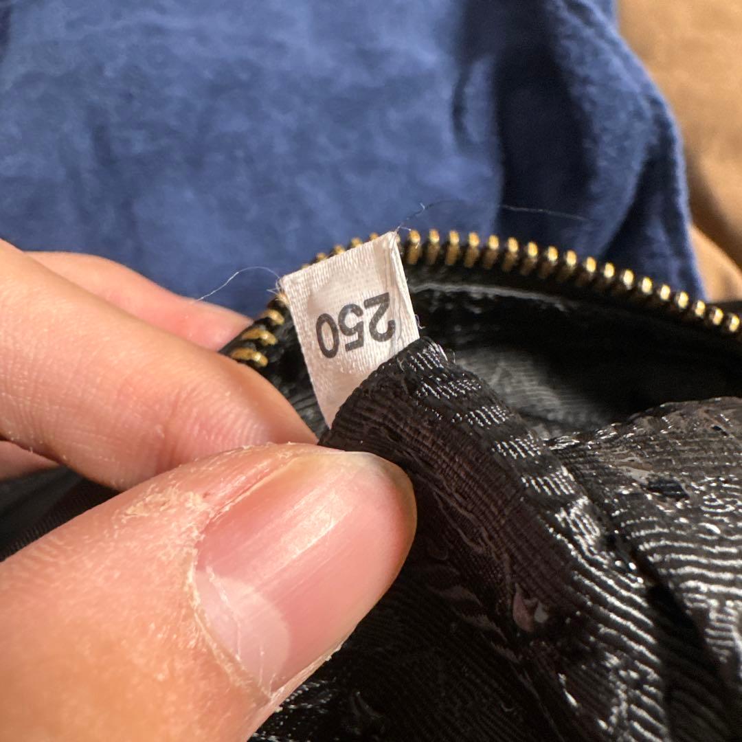 ぱ*イ様 PRADA ブラック ショルダーバッグ