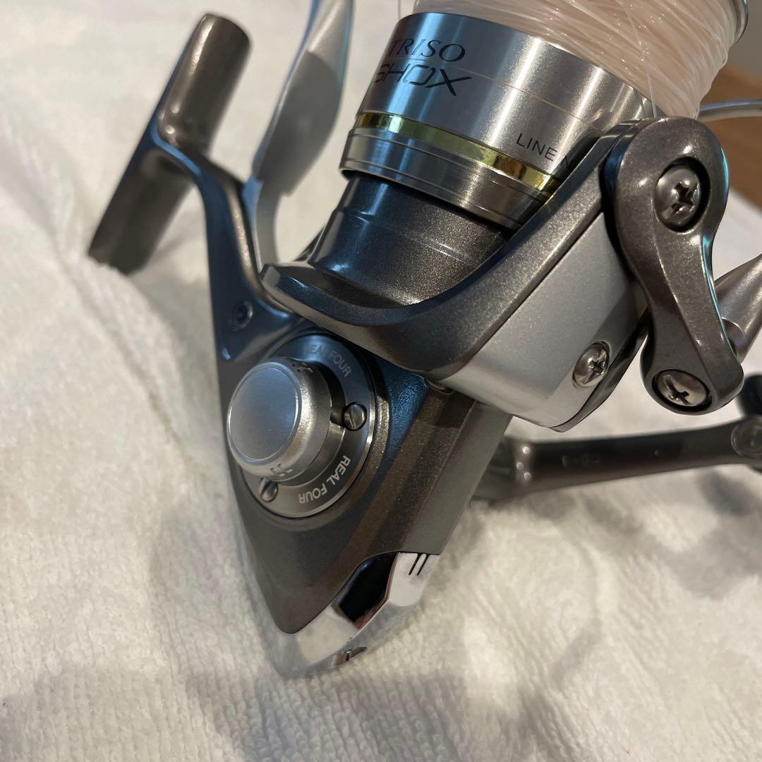 リール TRISO SHOX 2500LBD