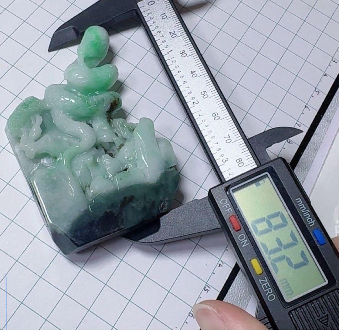 R2-0642天然本翡《本物保証》緑翡翠　蛇　巳年　金財運　置物　パワーストーン