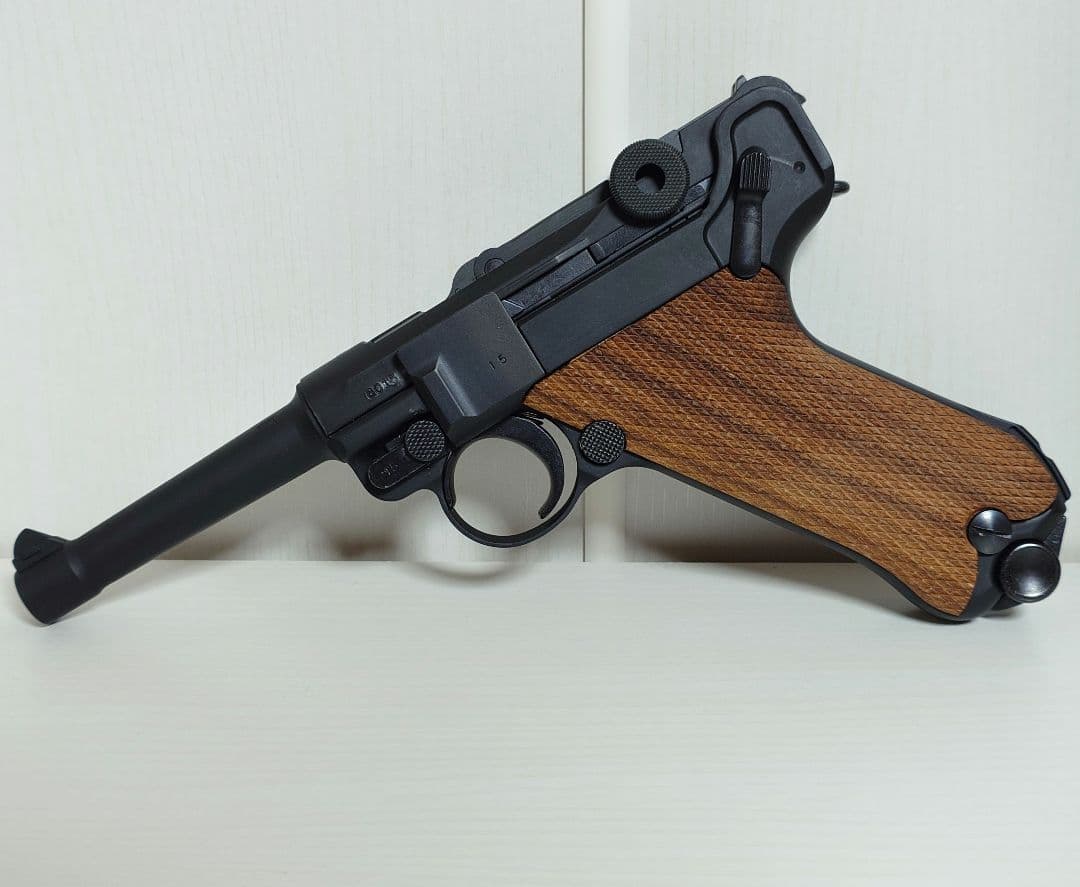 エアーソフトガン　ルガー P08　タナカワークス　木製グリップ装着