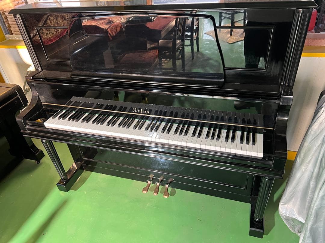 1982年製　アンティークデザインピアノ　Atlas アップライトピアノ 黒