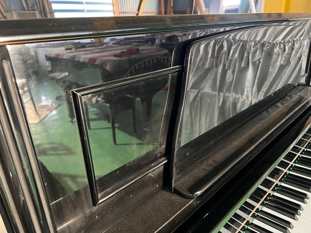 1982年製　アンティークデザインピアノ　Atlas アップライトピアノ 黒