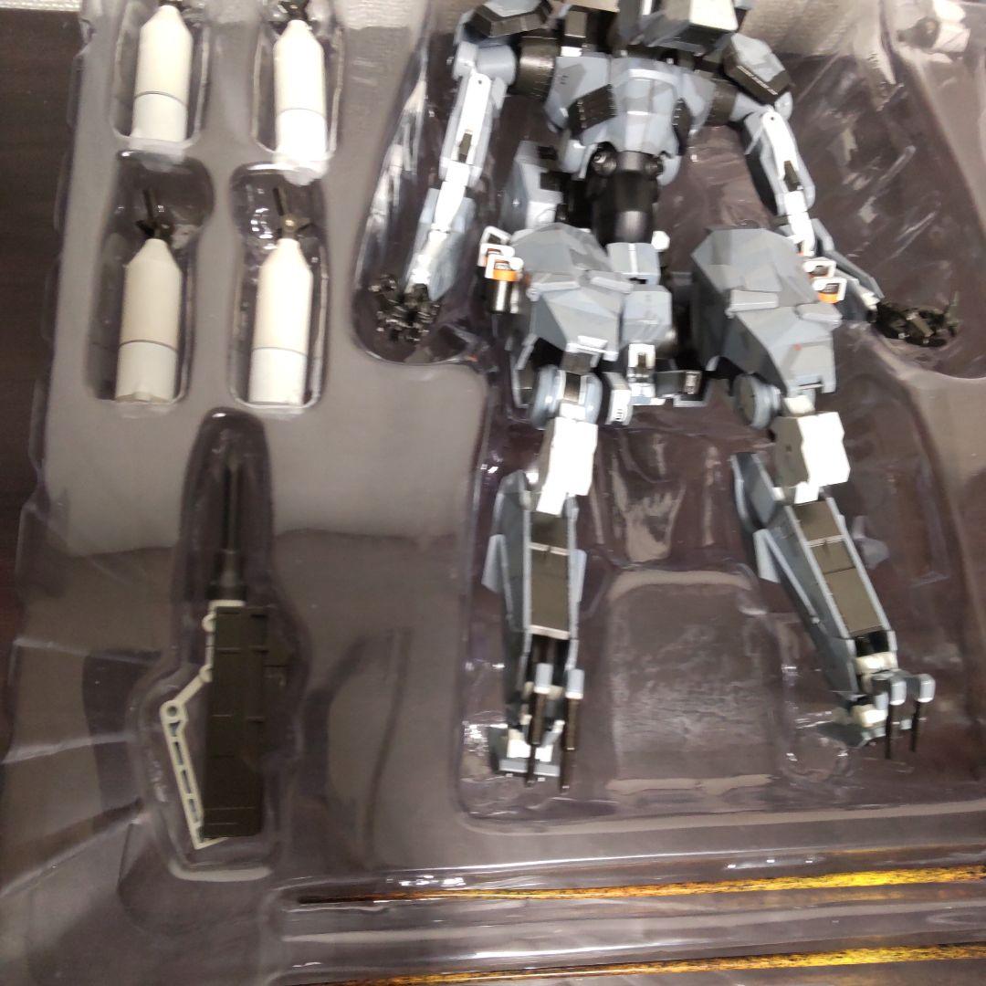 破損あり　千値練 RIOBOT メタルギア サヘラントロプス