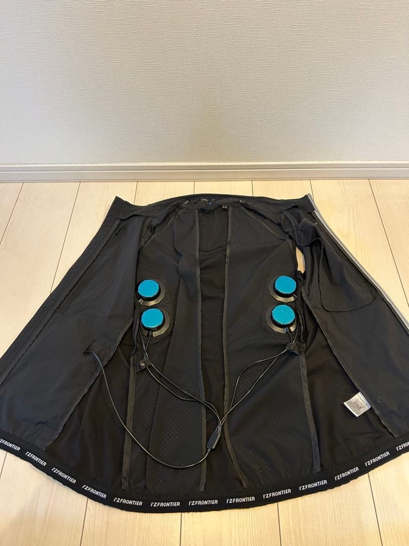 I'Z FRONTIER ペルチェベスト