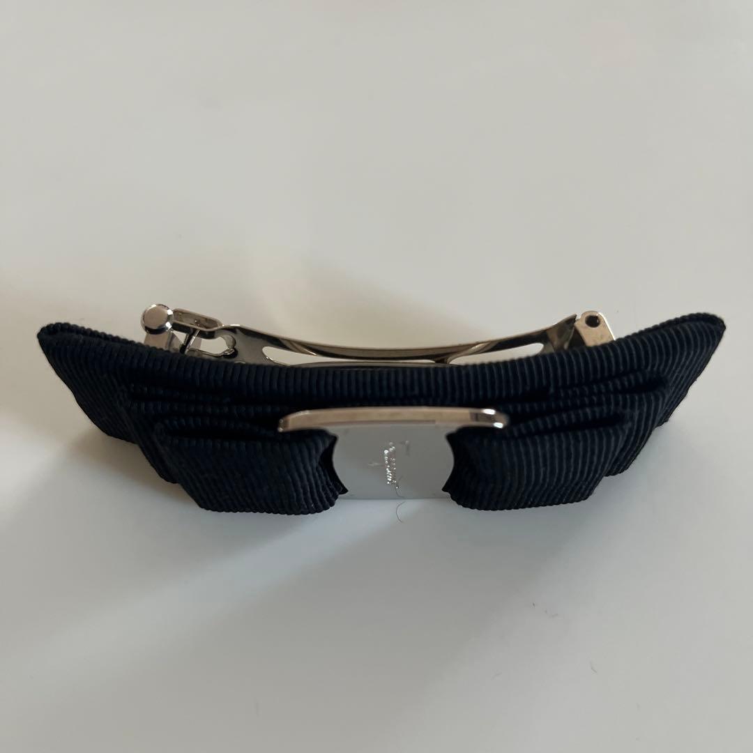 Salvatore Ferragamo 黒リボンヘアクリップ