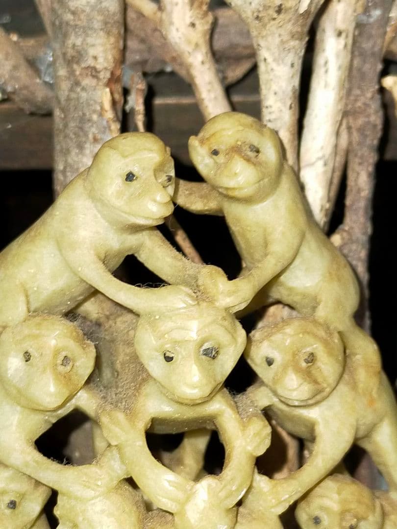 ♥中国♥　緑石　♥石♥　彫刻　♥猿　置物　とても古い　骨董　古玩