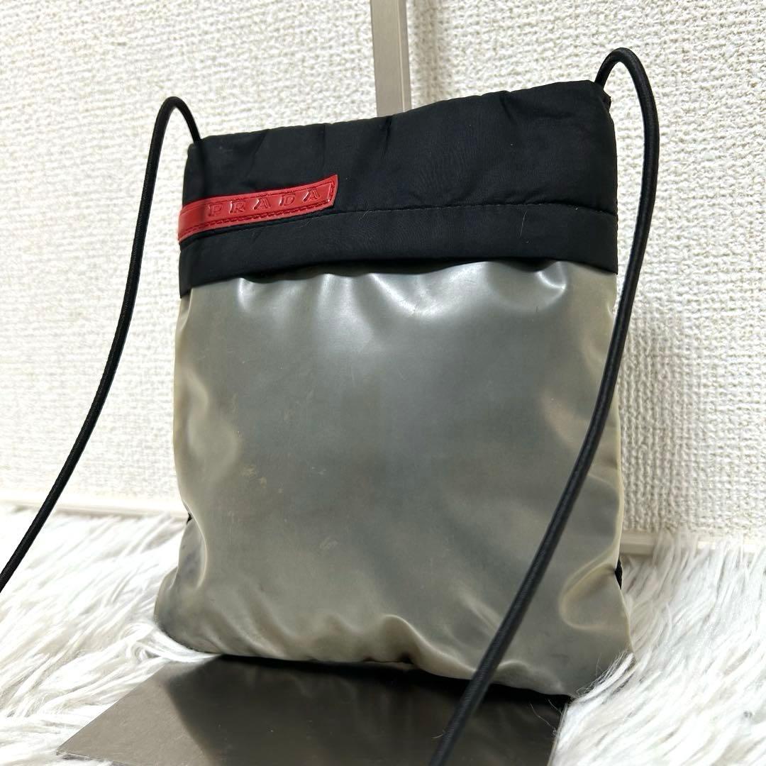 【希少✨ヴィンテージ】プラダスポーツ　サコッシユニセックス　コンパクト　黒　人気