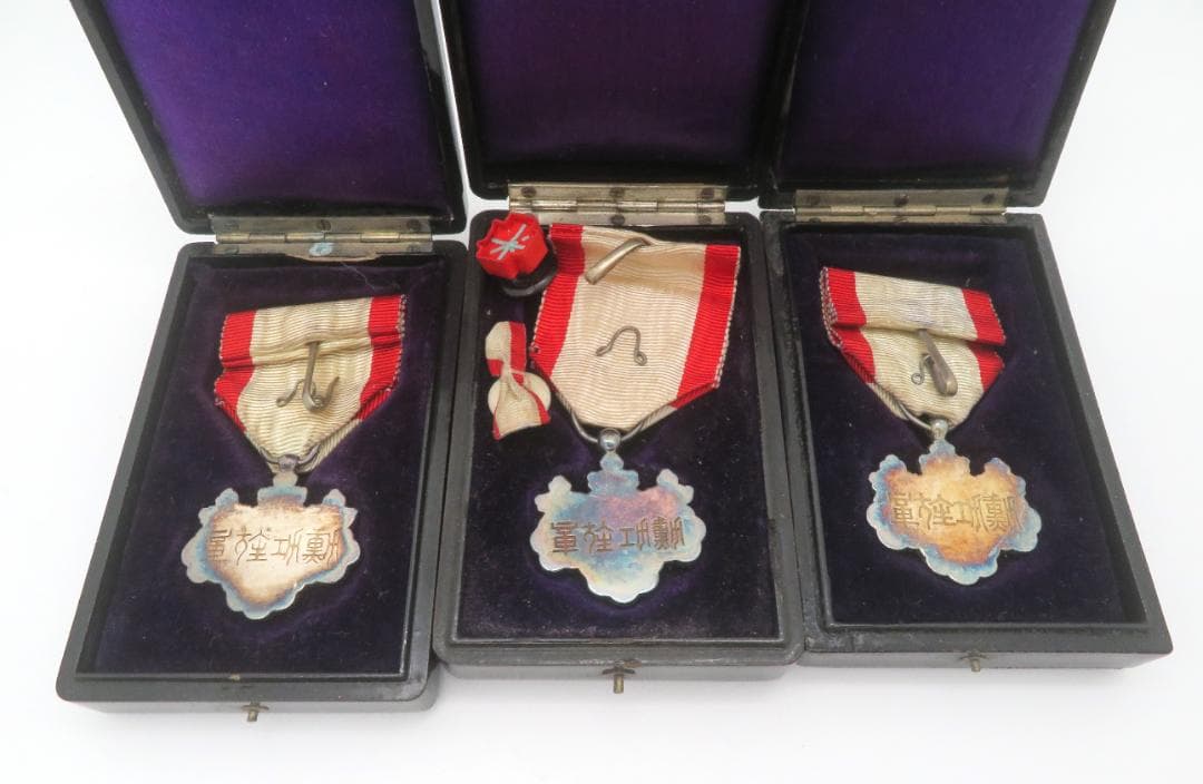 A21、勲八等白色桐葉章　 記章 勲章 徽章　銀 メダル5点