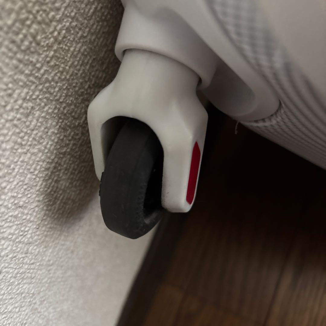 スーツケース　イノベーター　機内持込可38L