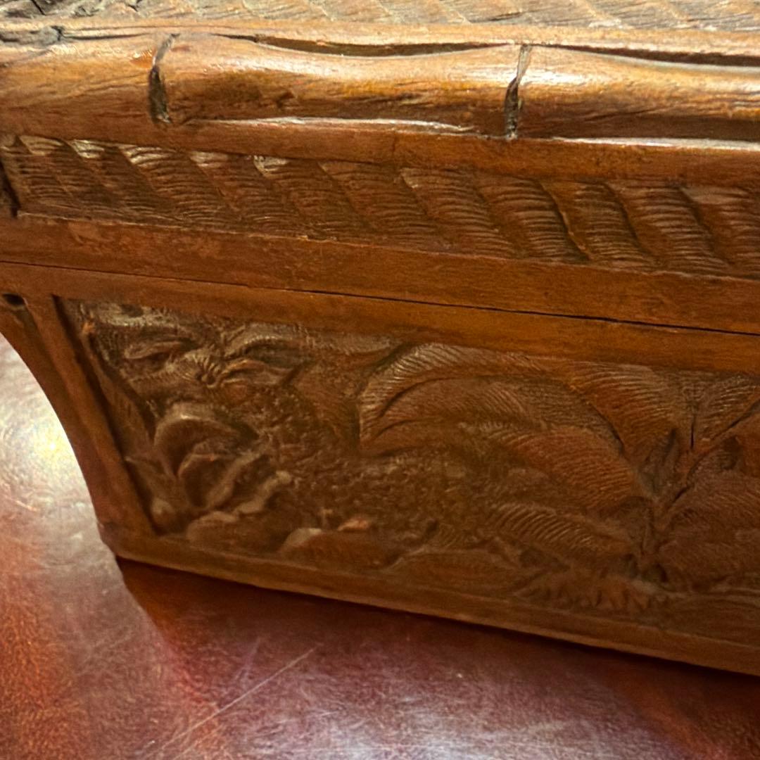 カシミール産(？) クルミ材　古木　彫刻　アクセサリーケース　アンティーク
