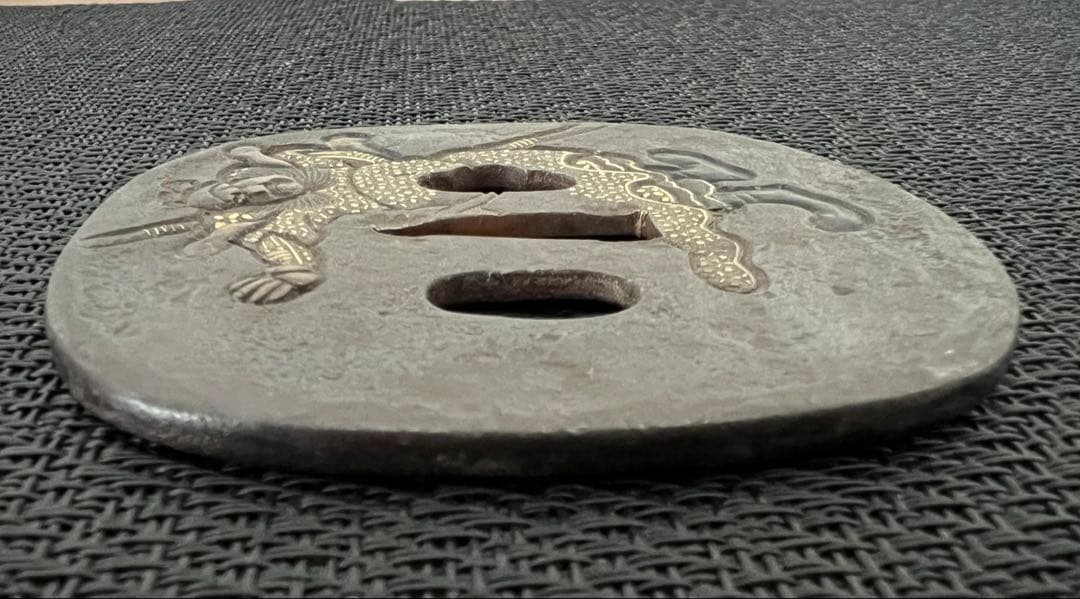 鉄地撫角形武者図鍔 金象嵌 刀装具 武具 時代物 無銘 アンティーク