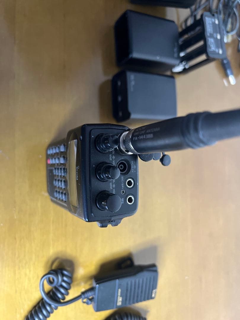 【広域受信】ICOM IC-W2デュアルバンドアマチュア無線機アンテナセット付