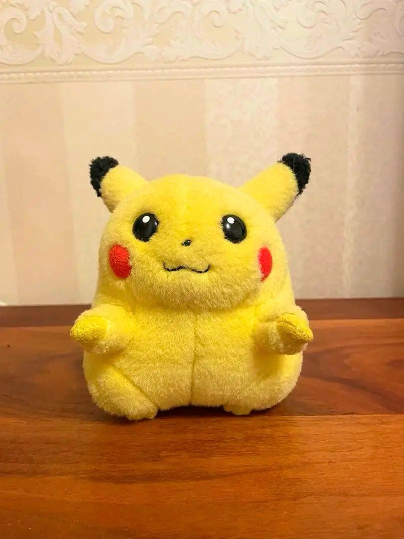 【顔良】tomy 初期　ピカチュウ ぬいぐるみ