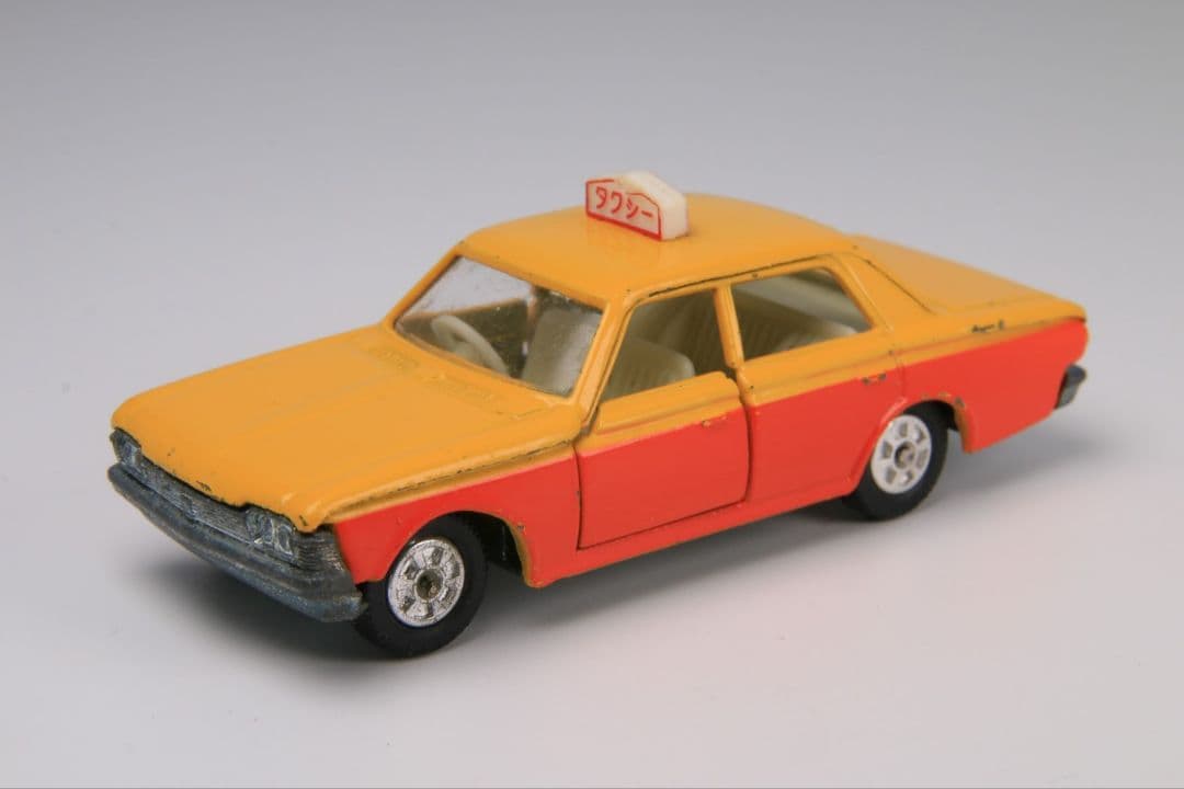 トミカNo.28 クラウンタクシー　当時物