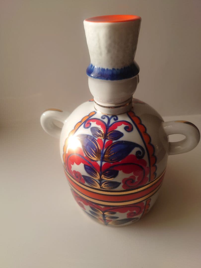 ソビエト製の陶器 蓋付き