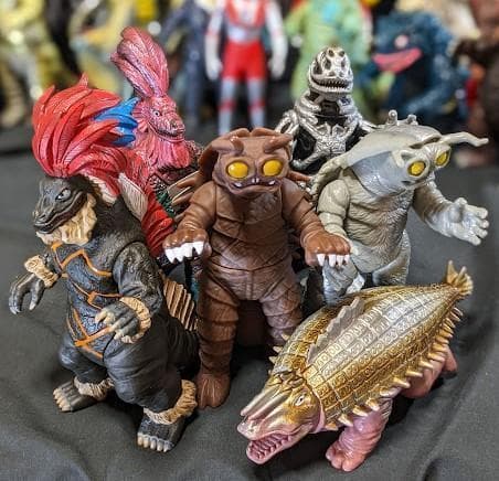 ウルトラＱ・ウルトラマン＆登場怪獣・宇宙人（バンダイ）ソフビ49体セット＋６