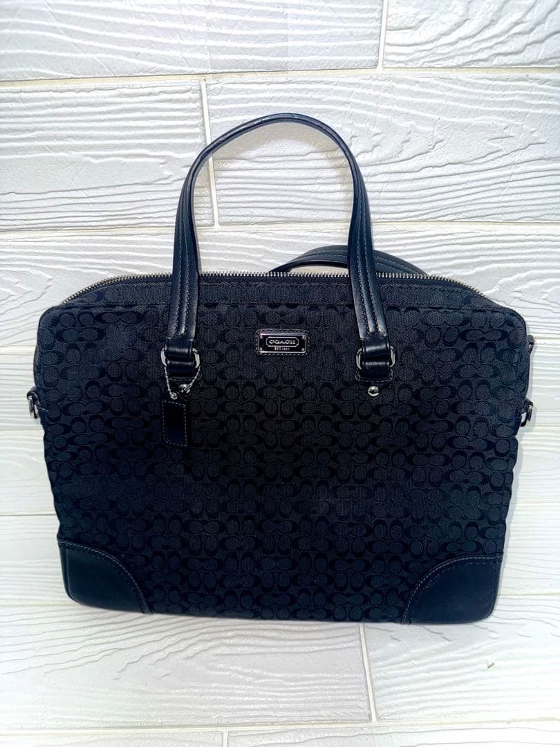 美品 コーチ シグネチャー ビジネスバッグ ブリーフケース A4 PC収納 黒