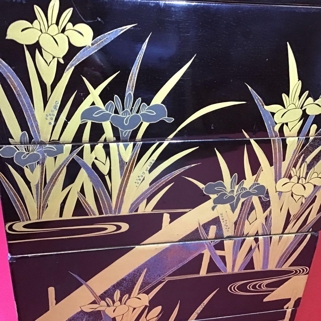 金銀蒔絵　「燕子花」重箱　明治期. Z4