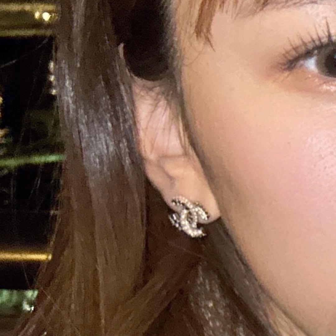 【美品】CHANEL正規品！CCロゴ ピアス(片耳)フランス製 ブラック✖️パール