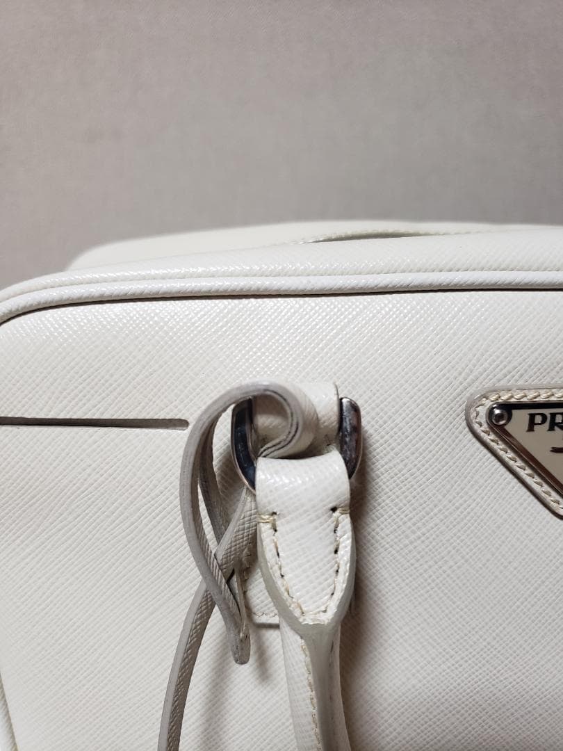 PRADA ガレリア サフィアーノ ミニバッグ　ホワイト