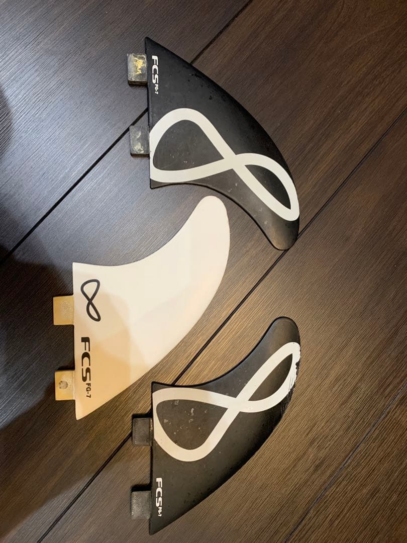 PLACEBO プレセボ　タブレット　サーフボード　フィン付き