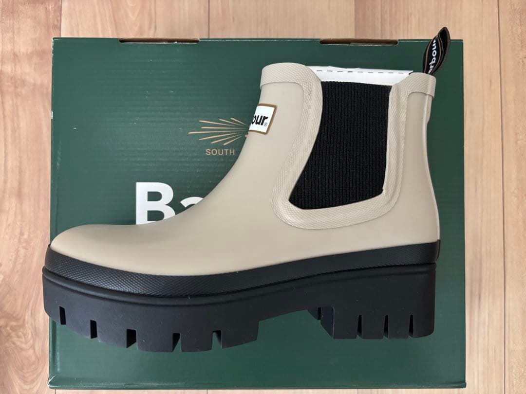 Barbour ベージュ ショートブーツ 厚底