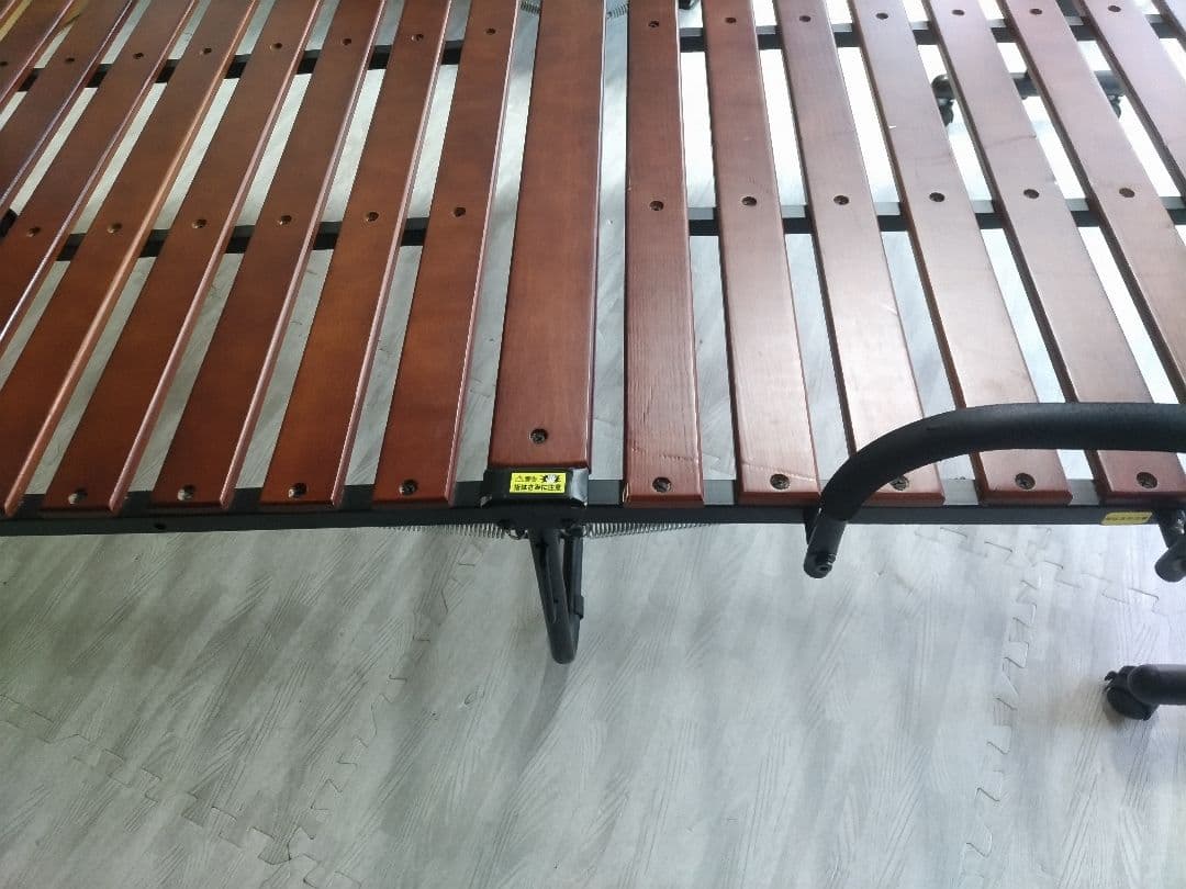 新春セール！札幌市近郊の方限定！送料無料！高脚折り畳みシングルすのこベッド